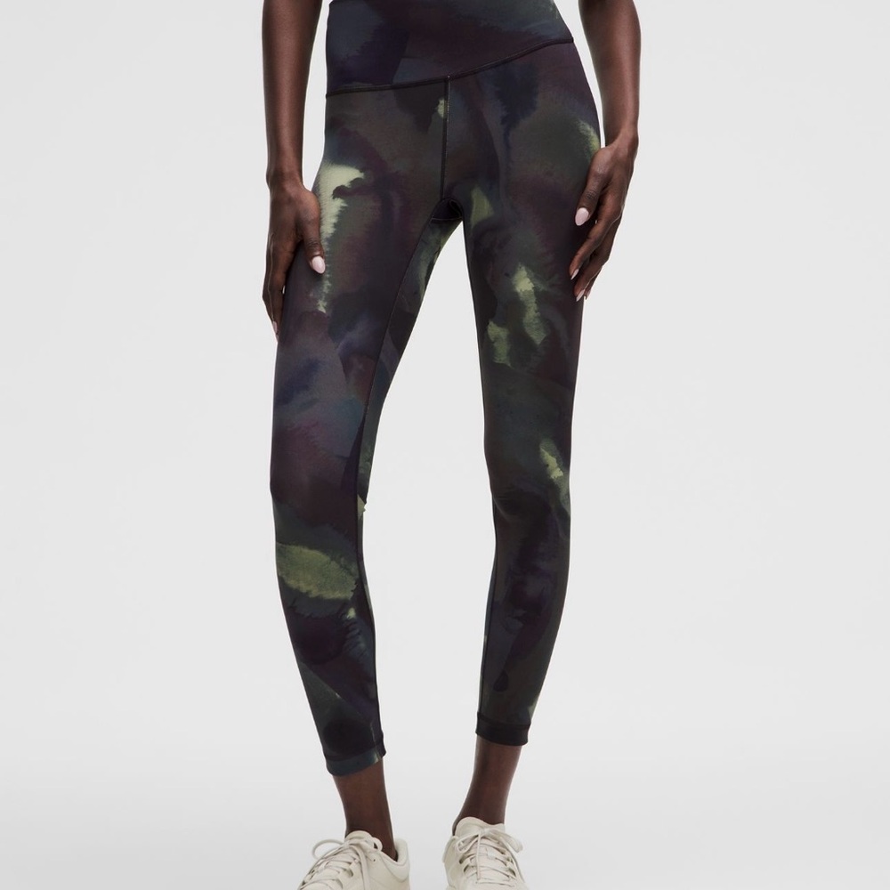 Lululemon Wunder Train 25” size 8